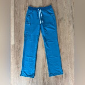 FIGS Kade Cargo Scrub Pants XS Tall 2133
Pacific Blue T21004T